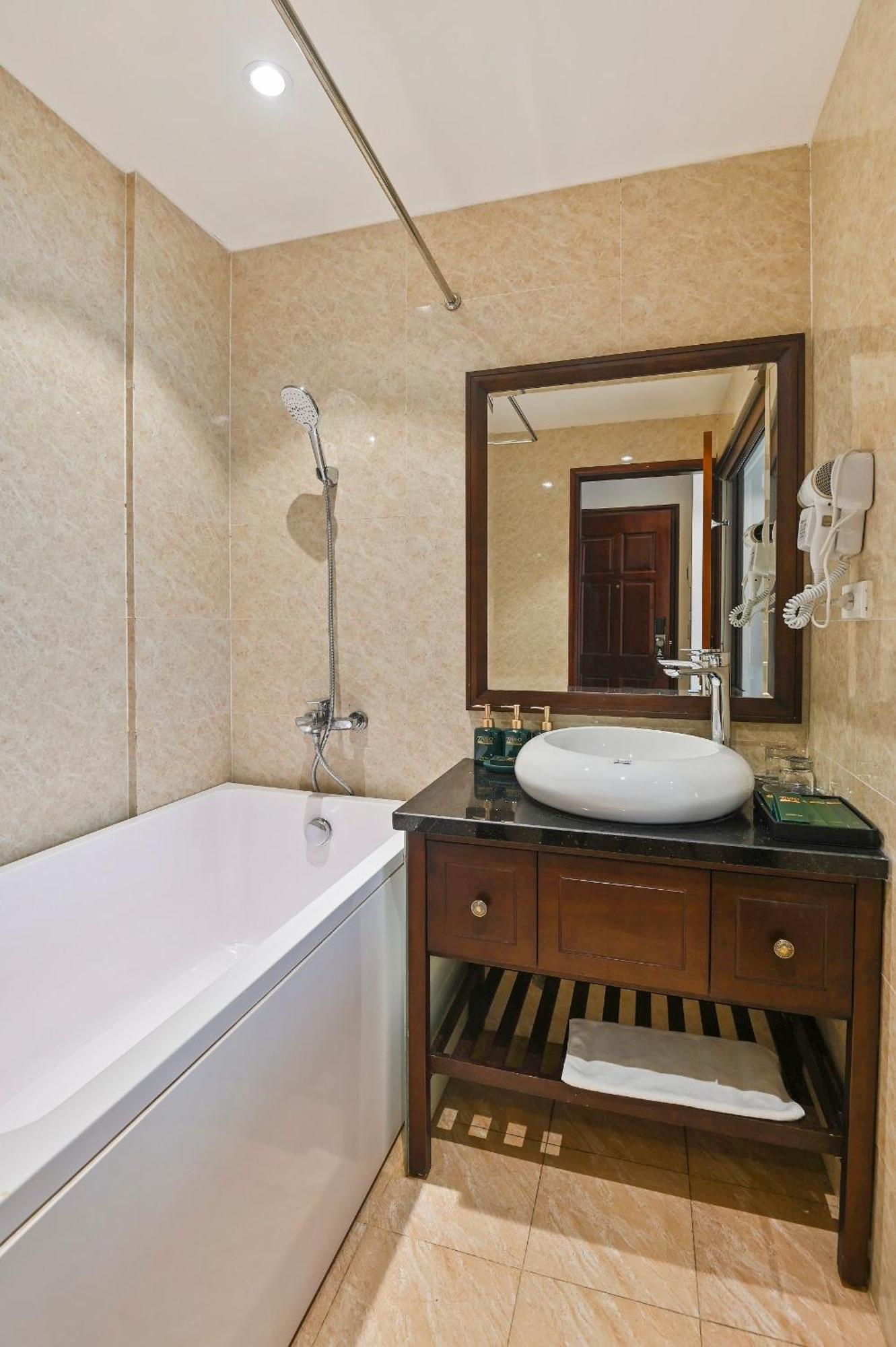 Sunny 22Land Residence Hotel 2 Ханой Экстерьер фото